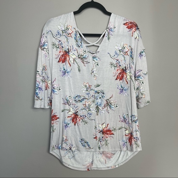 Daytrip Floral Knit Top Half Sleeve Size Medium Ruch Back V Neck and Back - Picture 1 of 6